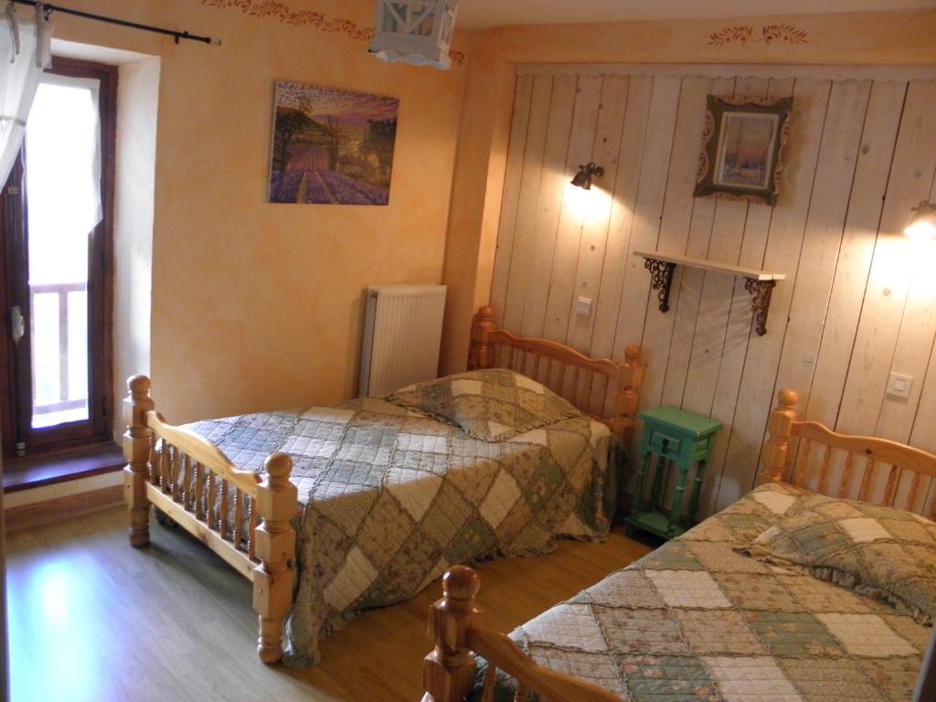 Gite Auberge Les Terres Blanches De Meolans Стая снимка