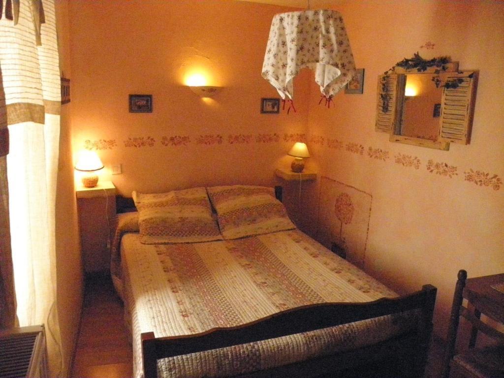 Gite Auberge Les Terres Blanches De Meolans Стая снимка