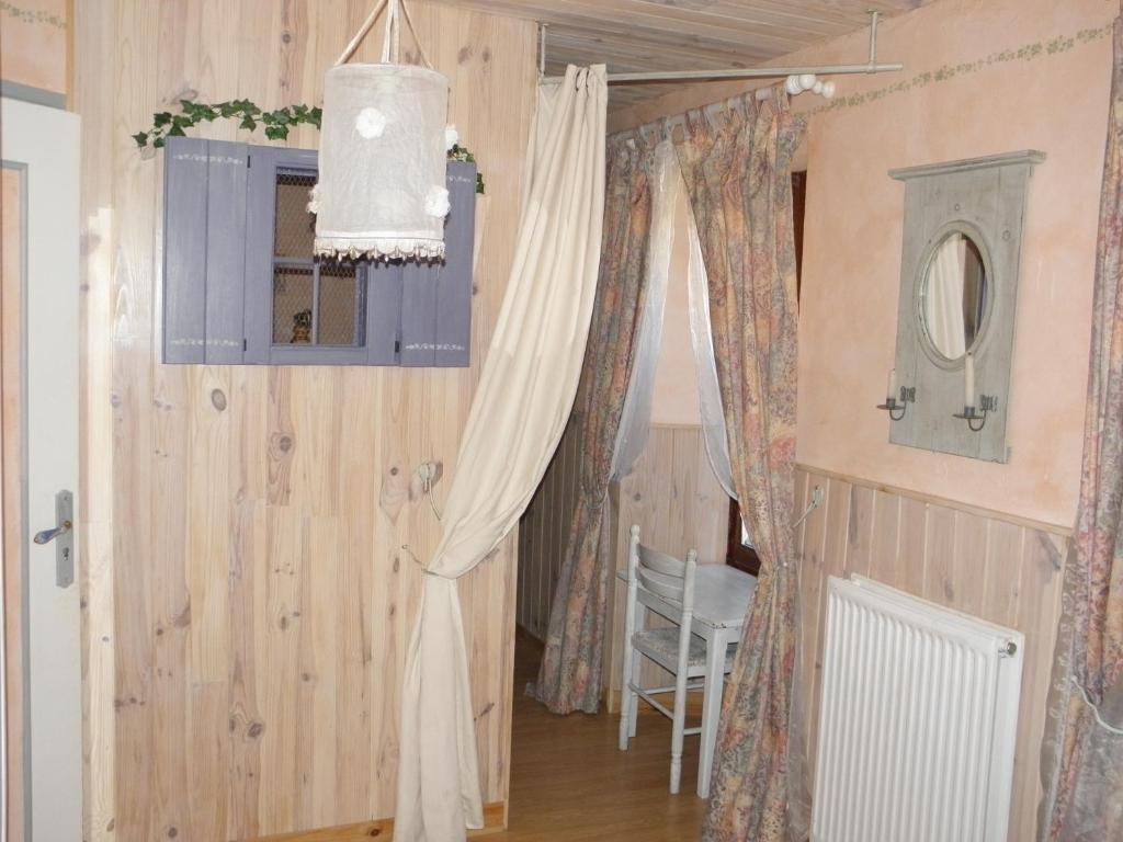 Gite Auberge Les Terres Blanches De Meolans Стая снимка
