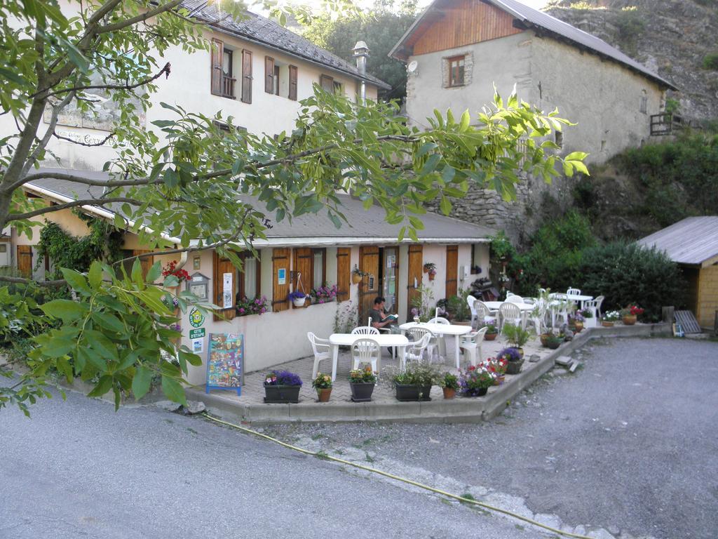 Gite Auberge Les Terres Blanches De Meolans Екстериор снимка