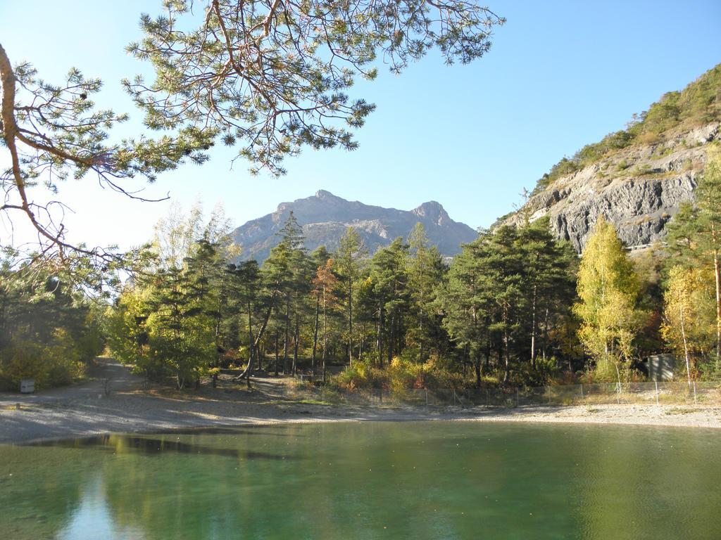 Gite Auberge Les Terres Blanches De Meolans Екстериор снимка